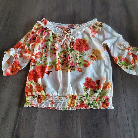Vintage Tops - Floral Off The Should Top
